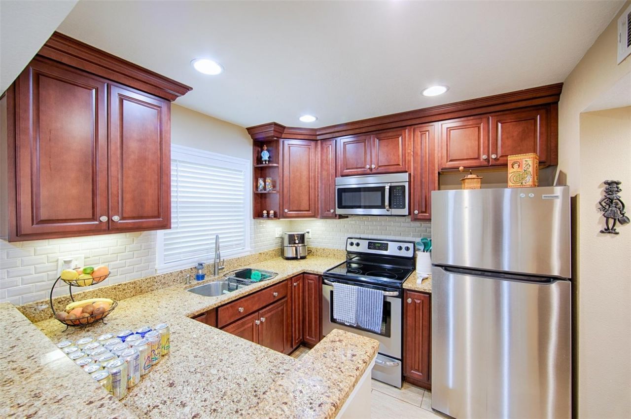 1860 Massachusetts Avenue Ne, Unit 224, Saint Petersburg, FL 33703 Photo