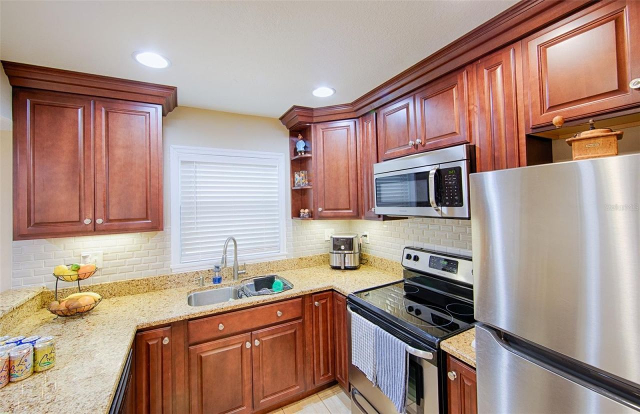 1860 Massachusetts Avenue Ne, Unit 224, Saint Petersburg, FL 33703 Photo