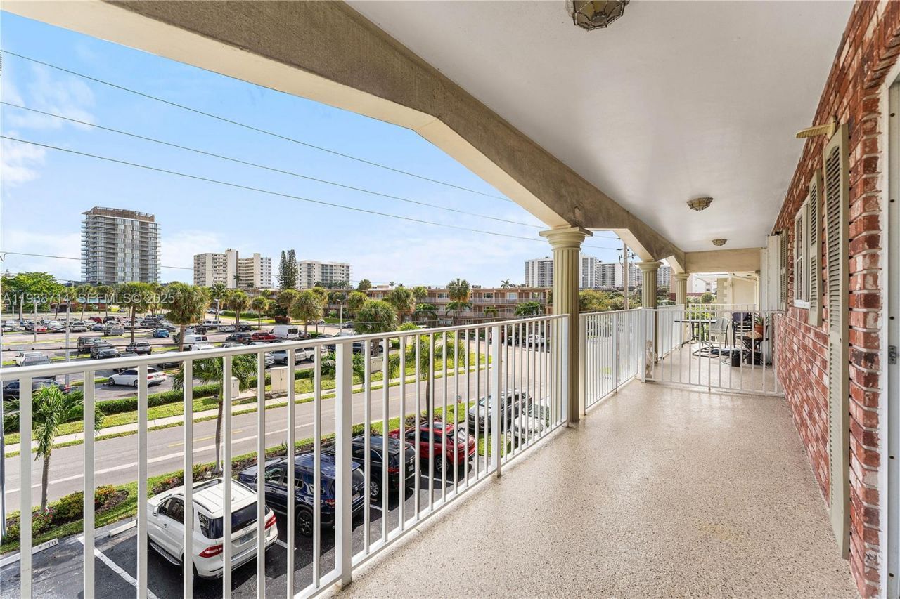 743 N Riverside Dr, Unit 5C, Pompano Beach, FL 33062 Photo