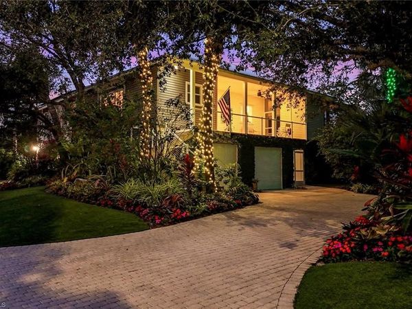 9976 Puopolo LN, BONITA SPRINGS, FL 34135