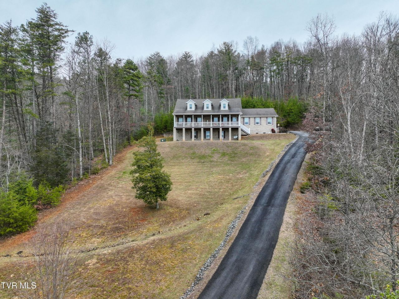 128 Willshire Drive, Elizabethton, TN 37643 Main Photo