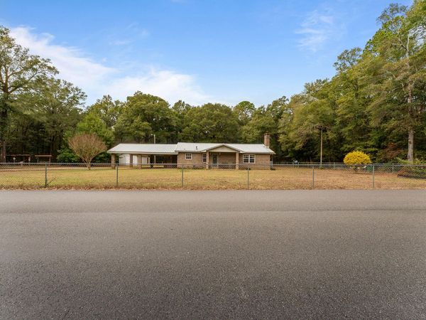 4780 Griffith Road, Holt, FL 32564