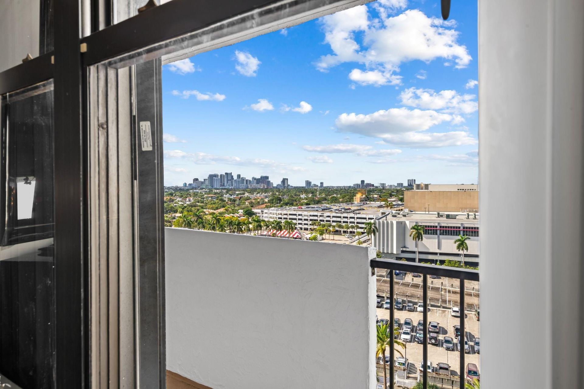 936 Intracoastal Drive, Unit 14C, Fort Lauderdale, FL 33304 Photo