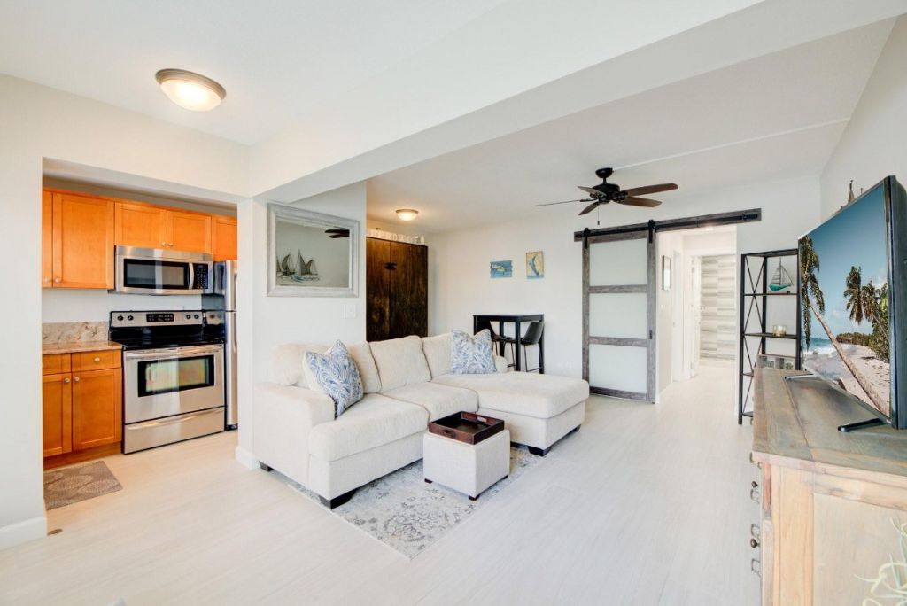 9 N Birch Road, Unit 303, Fort Lauderdale, FL 33304 Photo