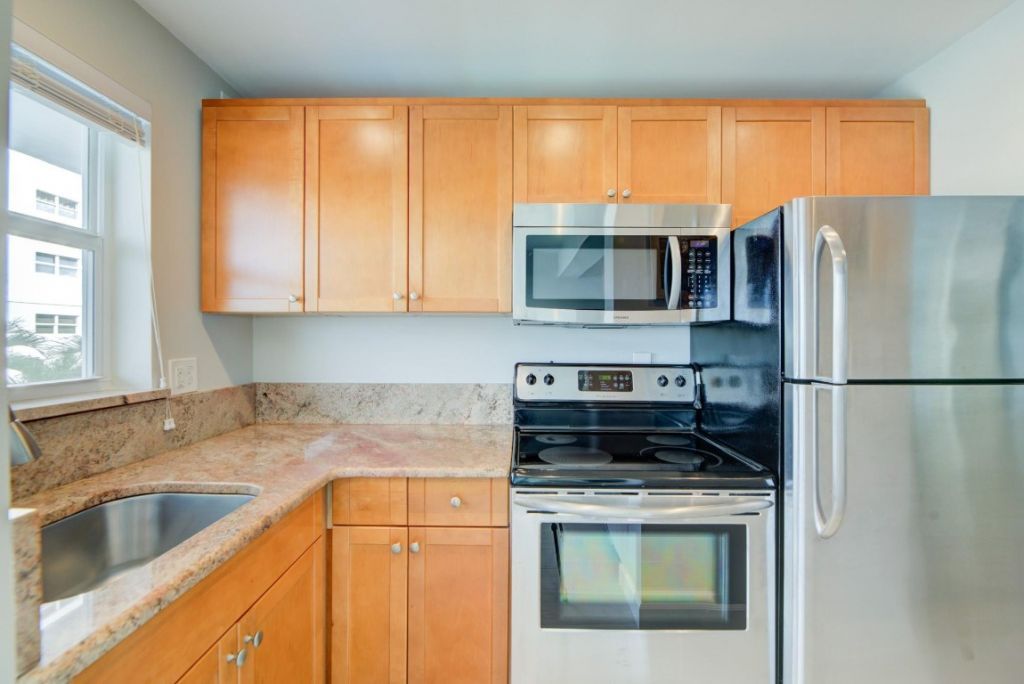 9 N Birch Road, Unit 303, Fort Lauderdale, FL 33304 Photo