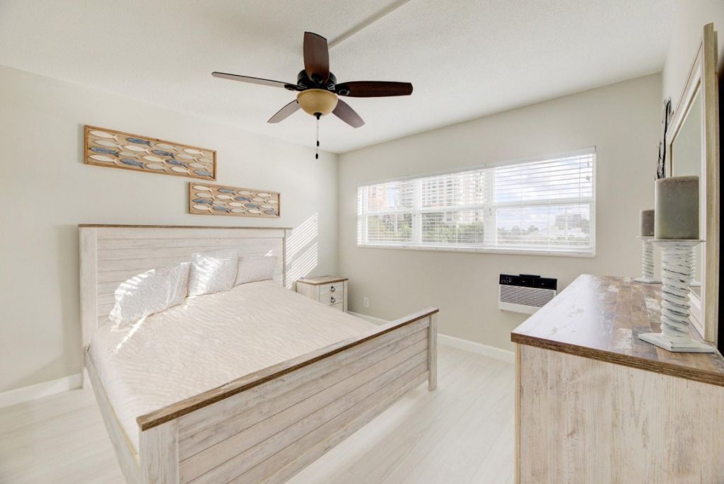 9 N Birch Road, Unit 303, Fort Lauderdale, FL 33304 Photo