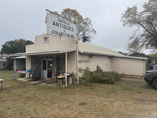 401 Highway 90, Sabinal, TX 78881