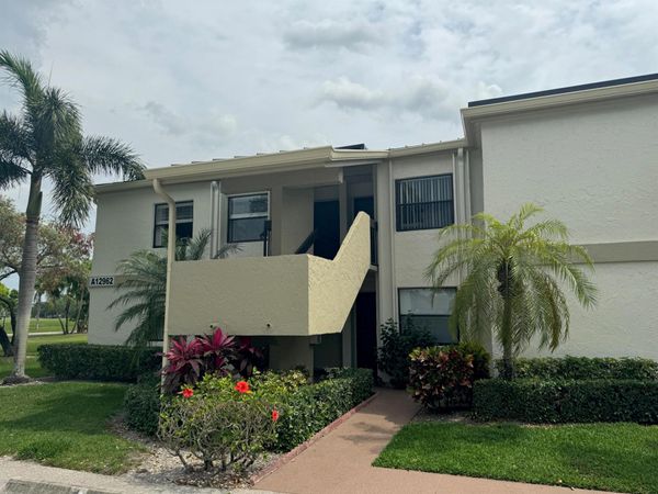 12962 Briarlake Drive, Unit 202, Palm Beach Gardens, FL 33418