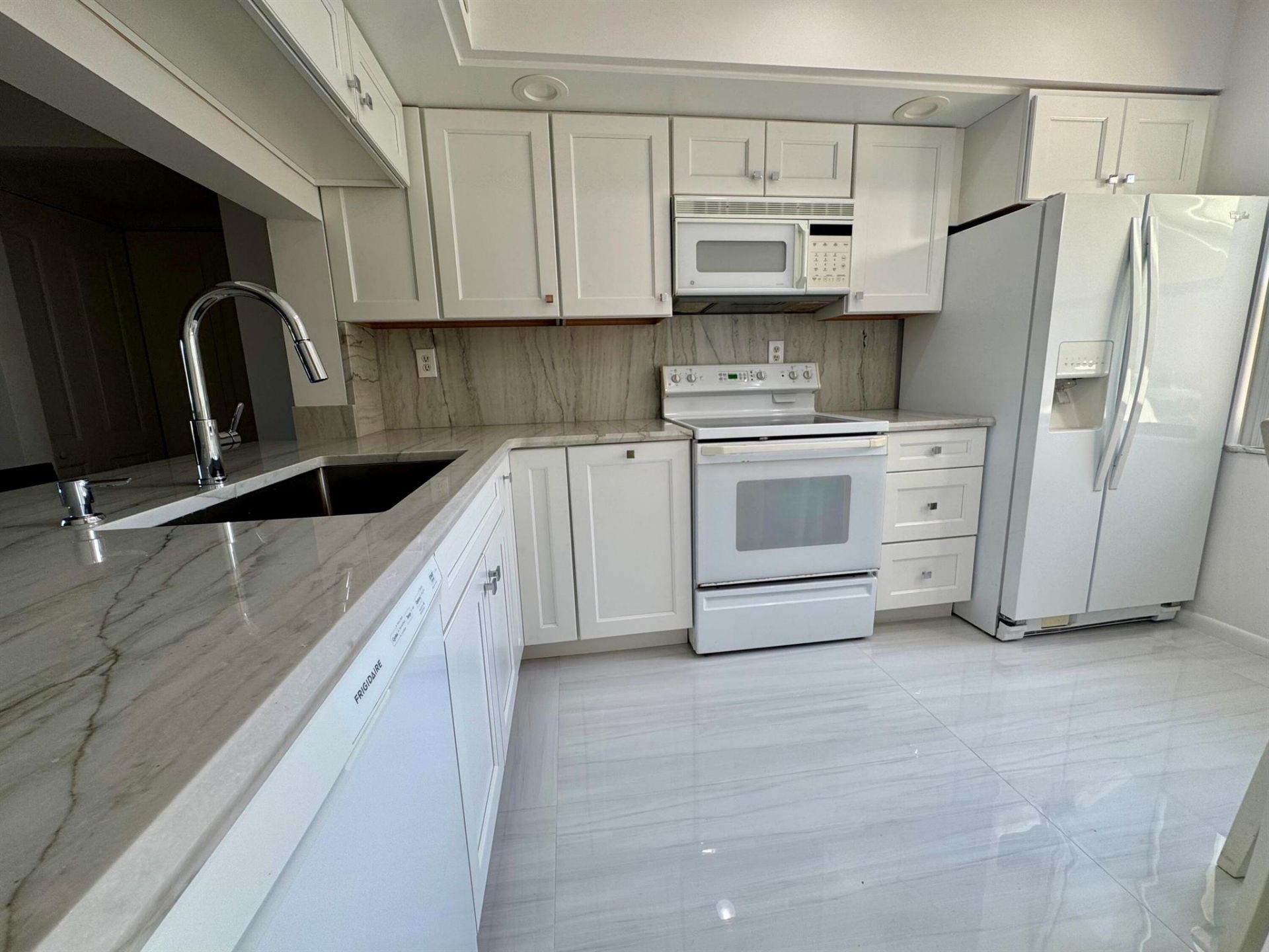 12962 Briarlake Drive, Unit 202, Palm Beach Gardens, FL 33418 Photo