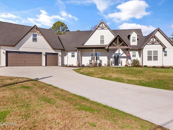 8521 Reed Rd, Powell, TN 37849