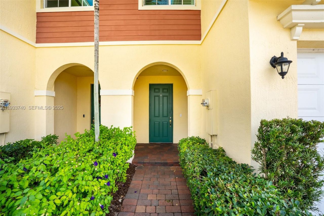 4652 Horseshoe Circle, Davie, FL 33328 Photo