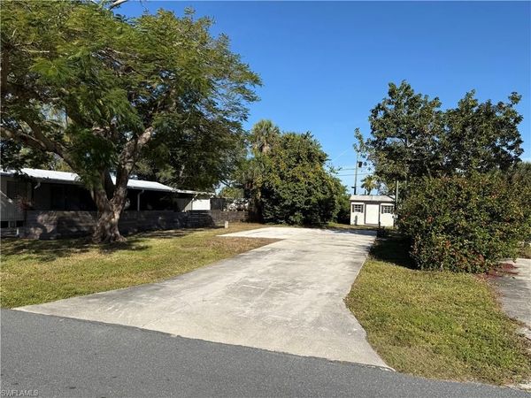 12060 Live Oak DR, FORT MYERS, FL 33908