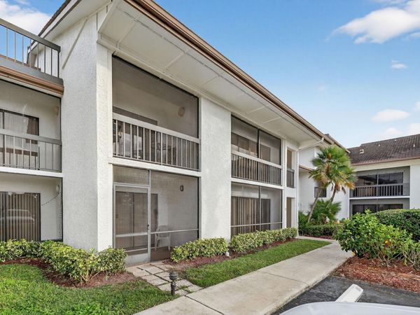 3300 Twin Lakes Terrace, Unit 102, Fort Pierce, FL 34951