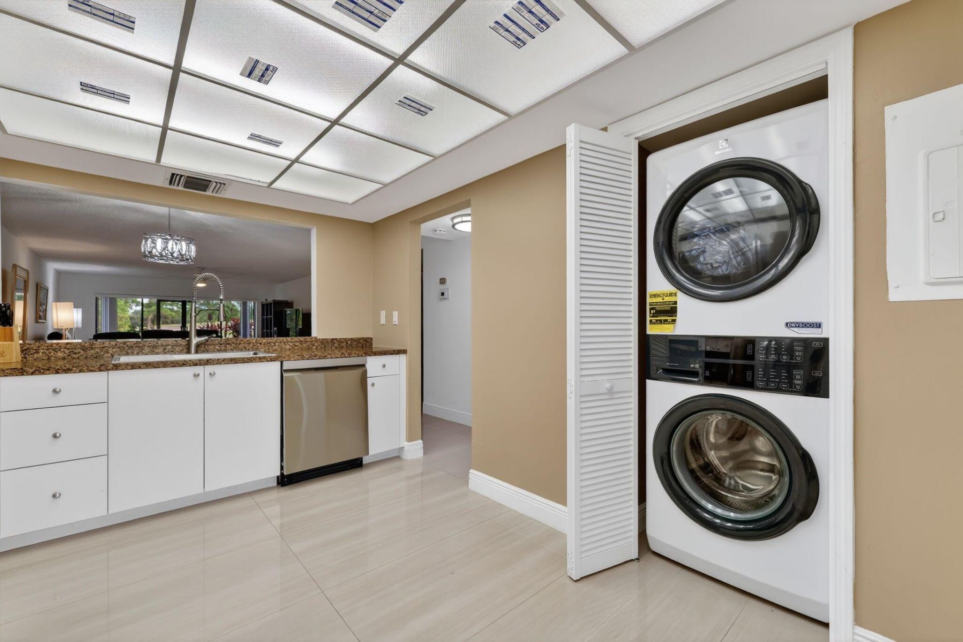 3300 Twin Lakes Terrace, Unit 102, Fort Pierce, FL 34951 Photo