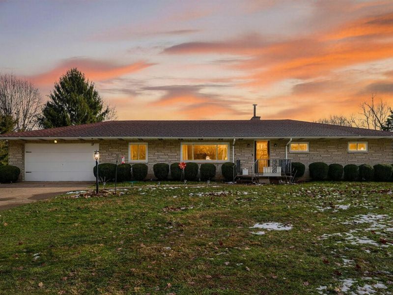 5560 Amanda Northern Road NW, Carroll, OH 43112 Photo 2