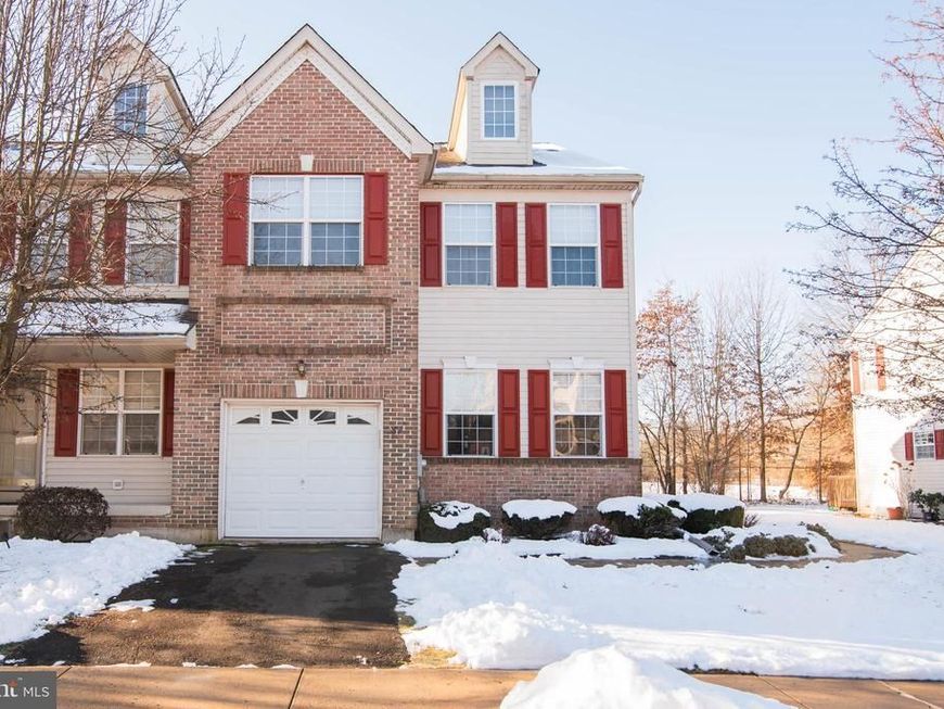 369 Wheatfield Circle, Hatfield, PA 19440 Main Photo