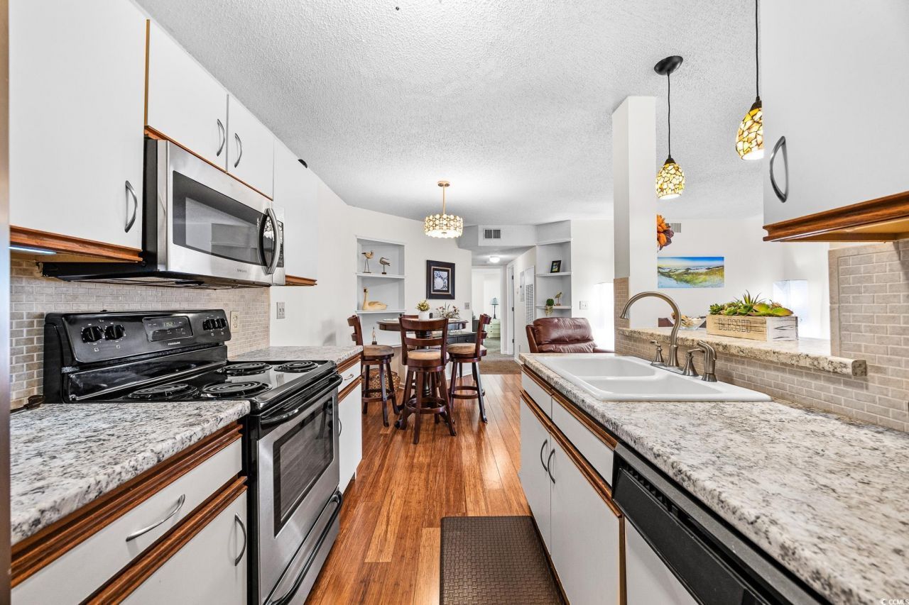 8875 Grove Park Dr. Photo 3