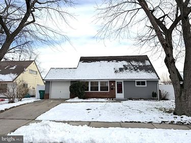 56 INDIAN RED ROAD, LEVITTOWN, PA 19057