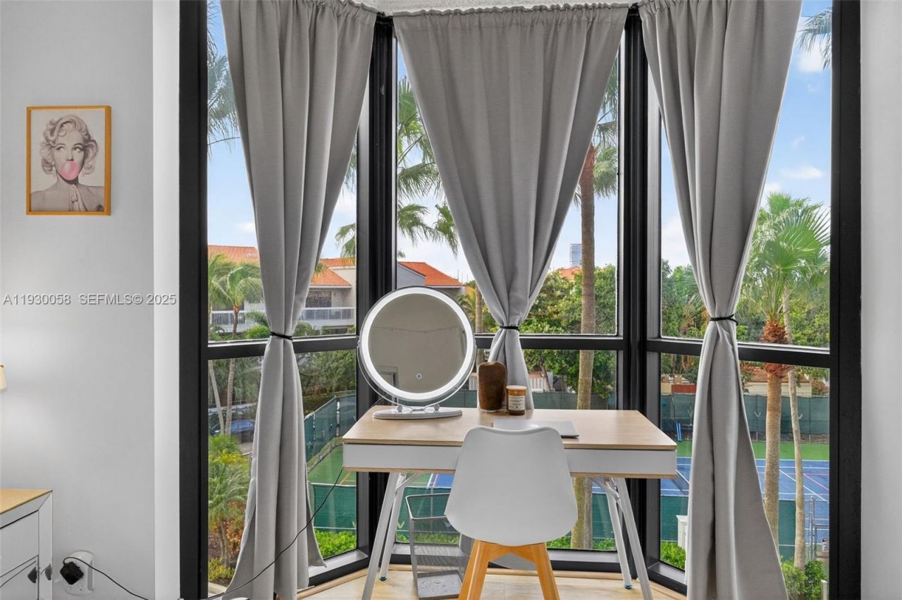 3598 Yacht Club Dr, Unit 302, Aventura, FL 33180 Photo