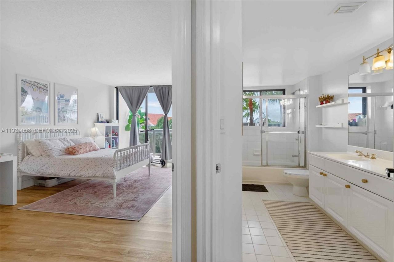 3598 Yacht Club Dr, Unit 302, Aventura, FL 33180 Photo