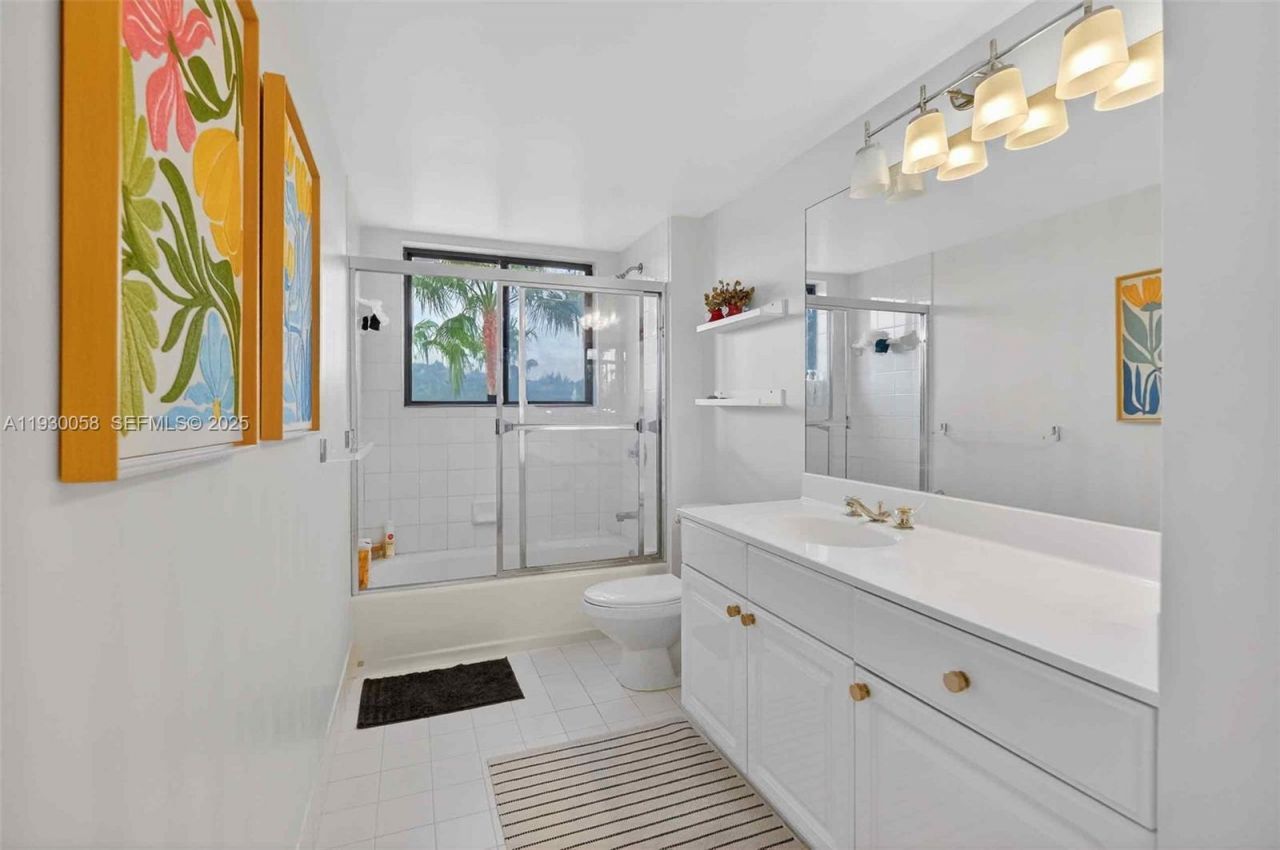 3598 Yacht Club Dr, Unit 302, Aventura, FL 33180 Photo