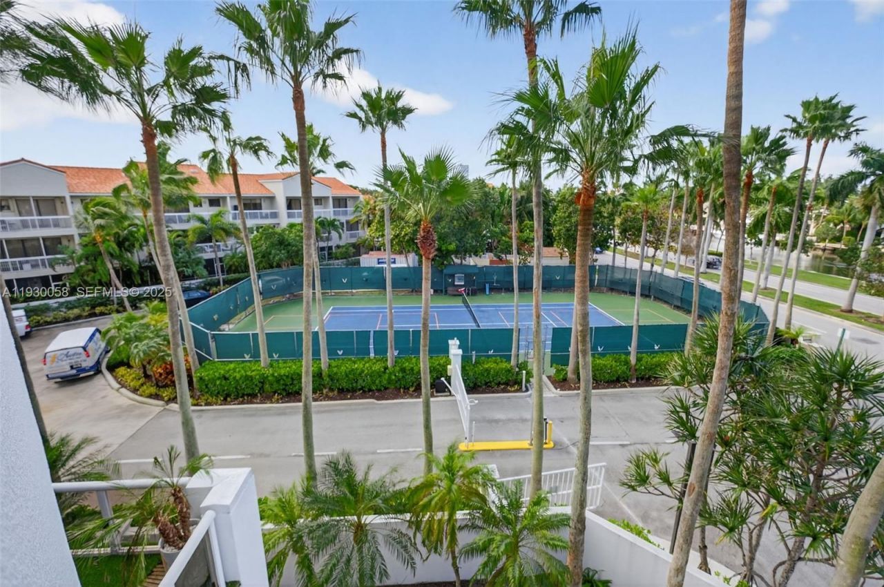 3598 Yacht Club Dr, Unit 302, Aventura, FL 33180 Photo
