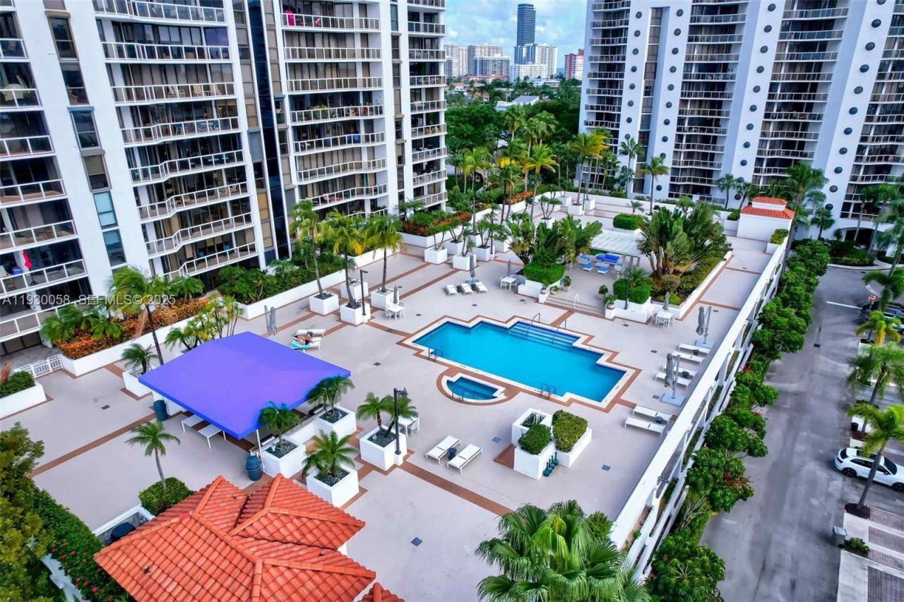 3598 Yacht Club Dr, Unit 302, Aventura, FL 33180 Photo