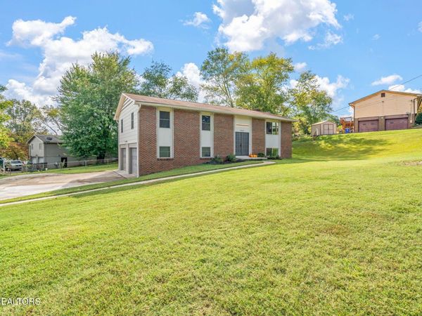 10808 Dineen Drive, Knoxville, TN 37934