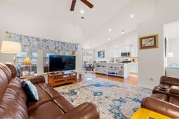 912 Daresbury Ln. photo 4