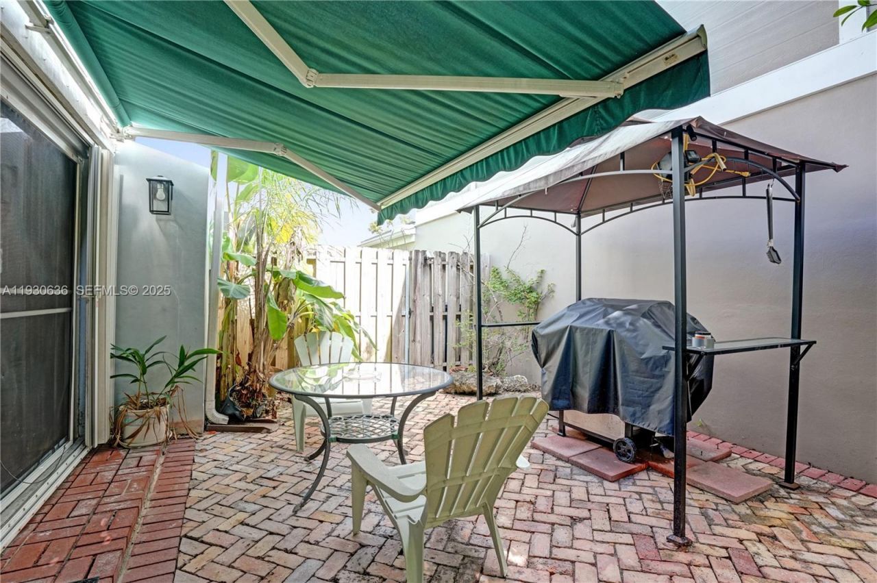 11728 SW 118th Ter, Miami, FL 33186 Photo