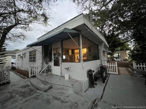 2555 PGA Boulevard, Unit 216, Palm Beach Gardens, FL 33410