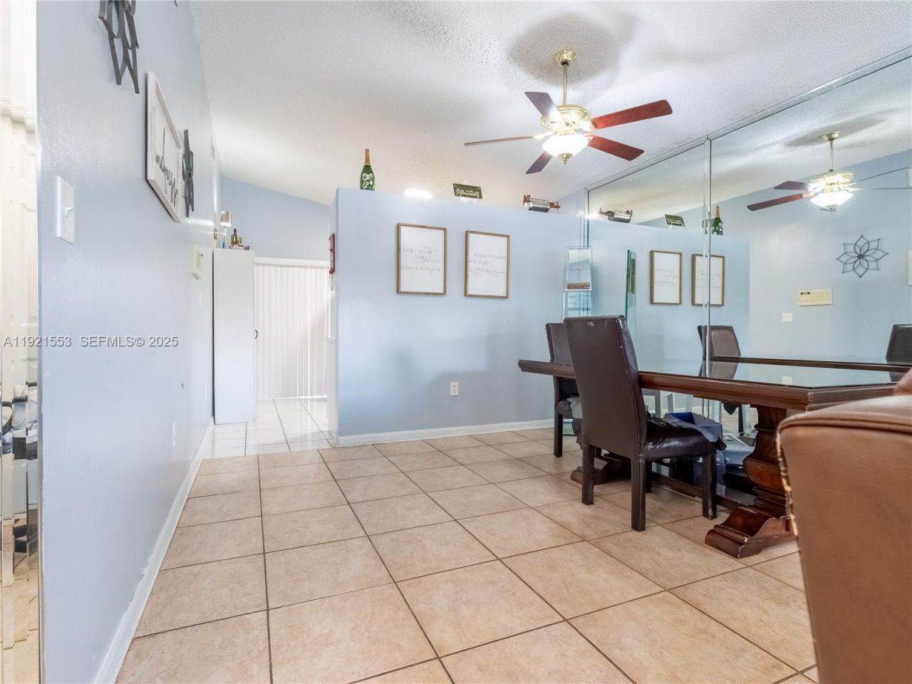 19030 NW 86th Ct, Hialeah, FL 33015 Photo