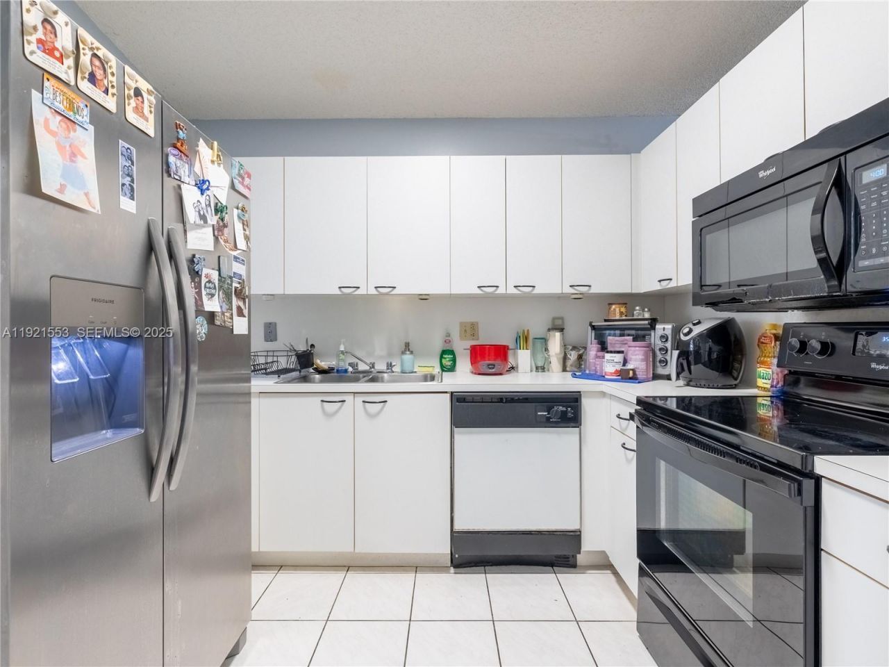 19030 NW 86th Ct, Hialeah, FL 33015 Photo