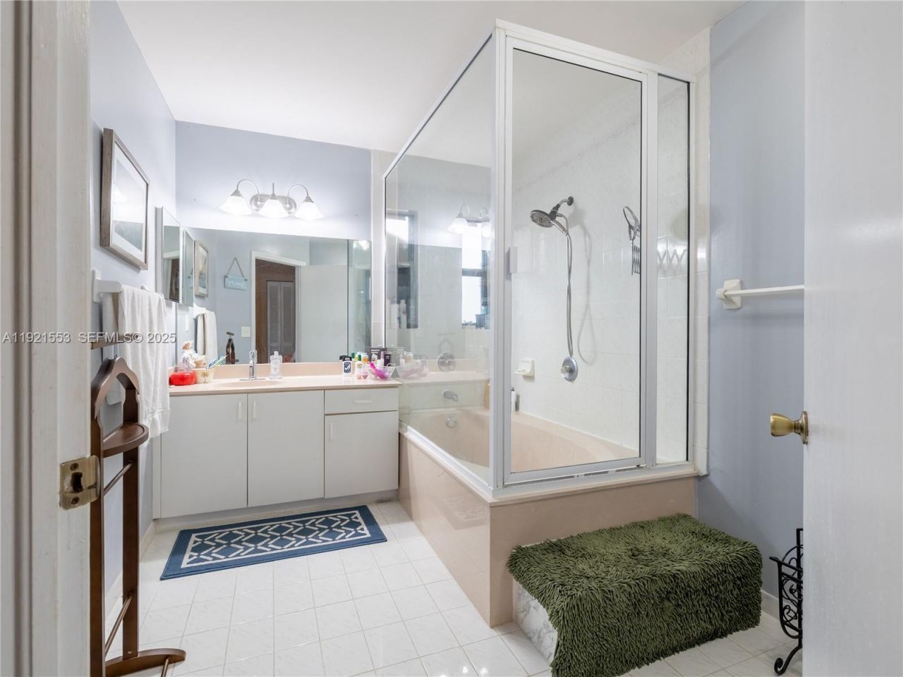 19030 NW 86th Ct, Hialeah, FL 33015 Photo