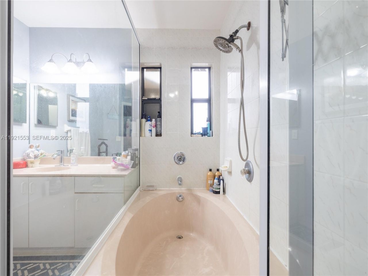 19030 NW 86th Ct, Hialeah, FL 33015 Photo