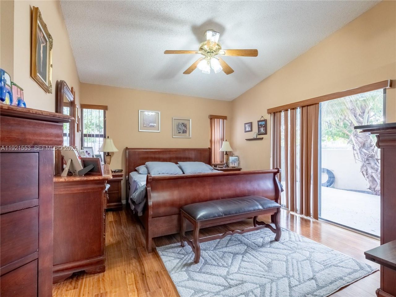 19030 NW 86th Ct, Hialeah, FL 33015 Photo