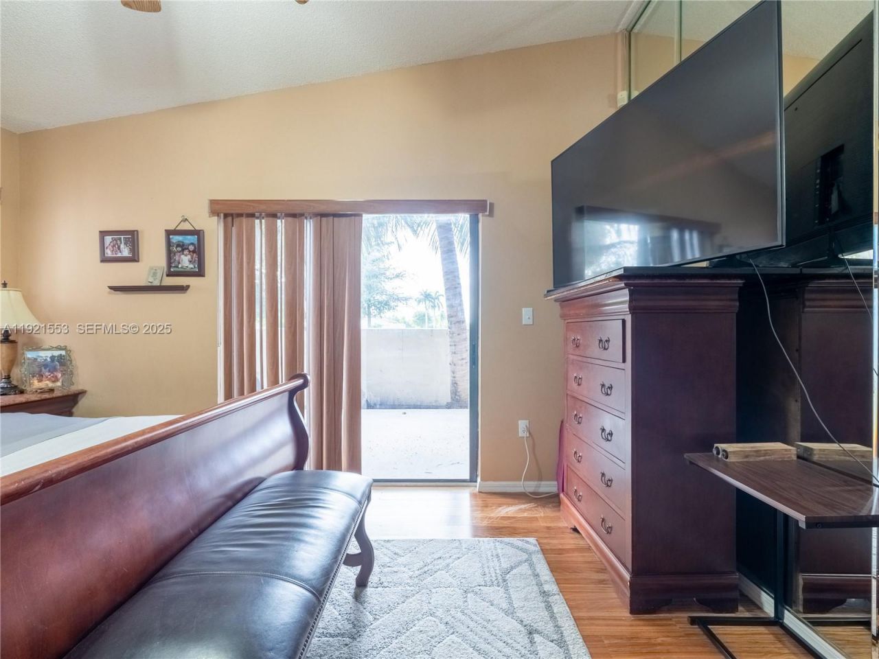 19030 NW 86th Ct, Hialeah, FL 33015 Photo