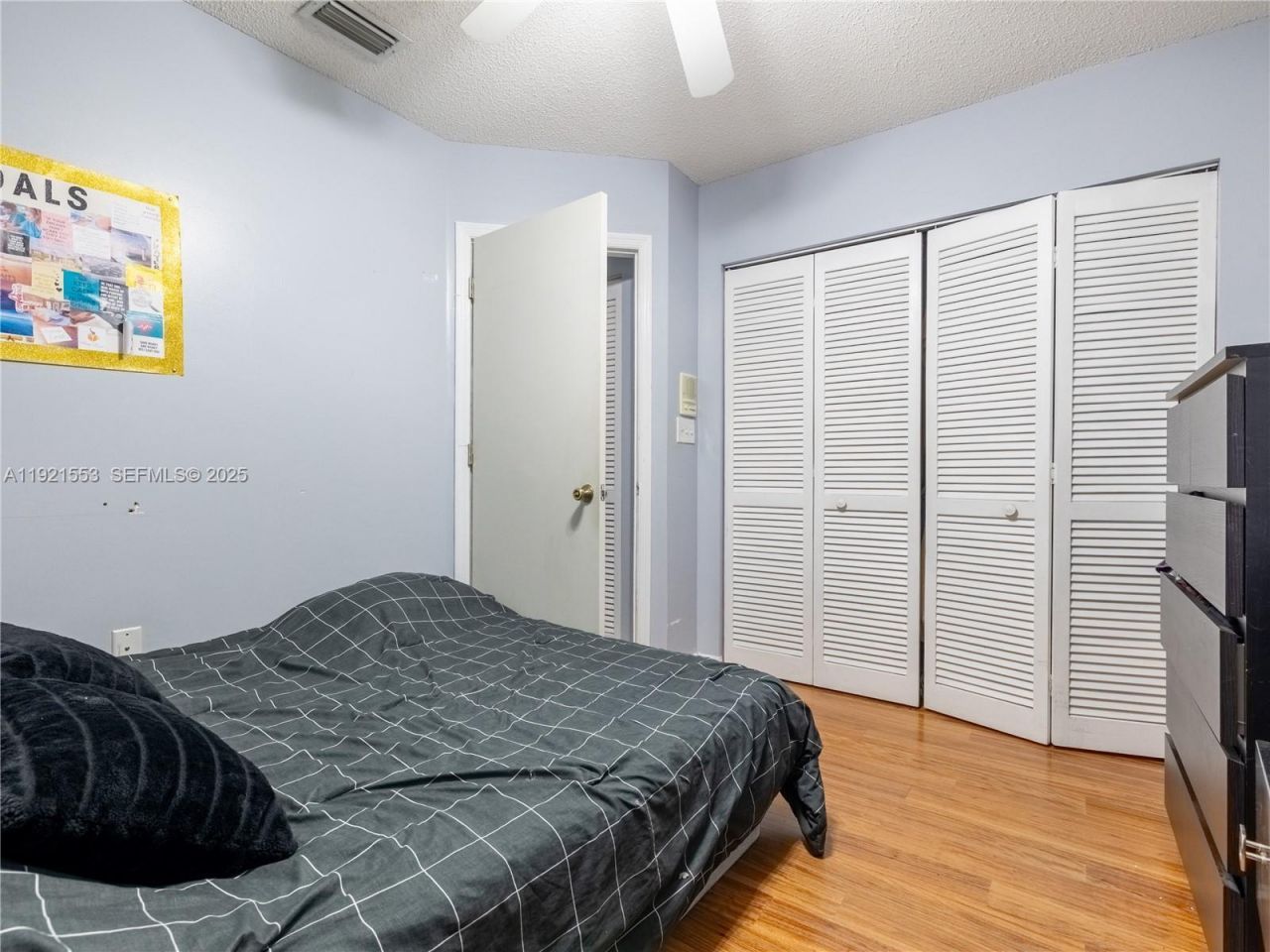 19030 NW 86th Ct, Hialeah, FL 33015 Photo