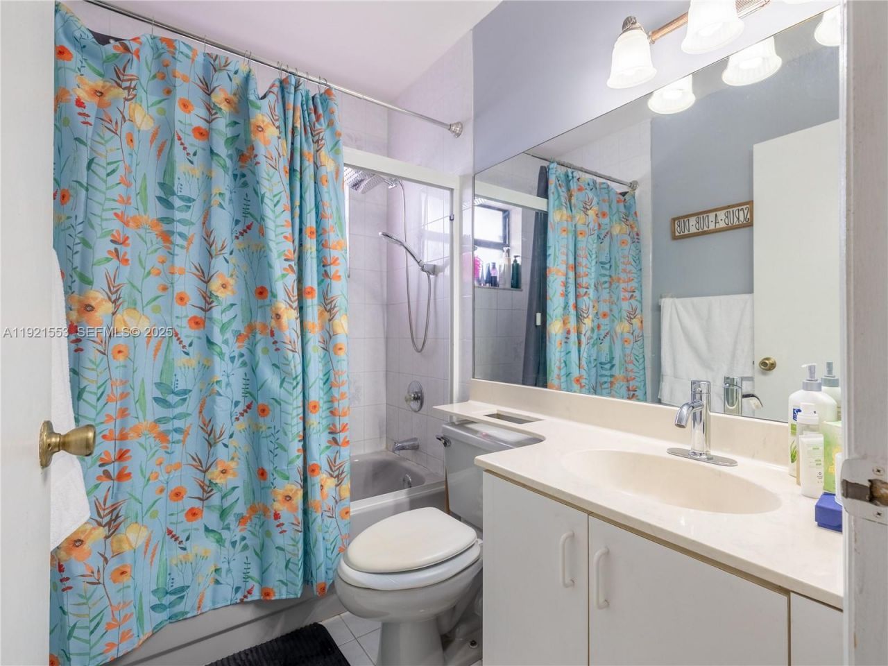 19030 NW 86th Ct, Hialeah, FL 33015 Photo