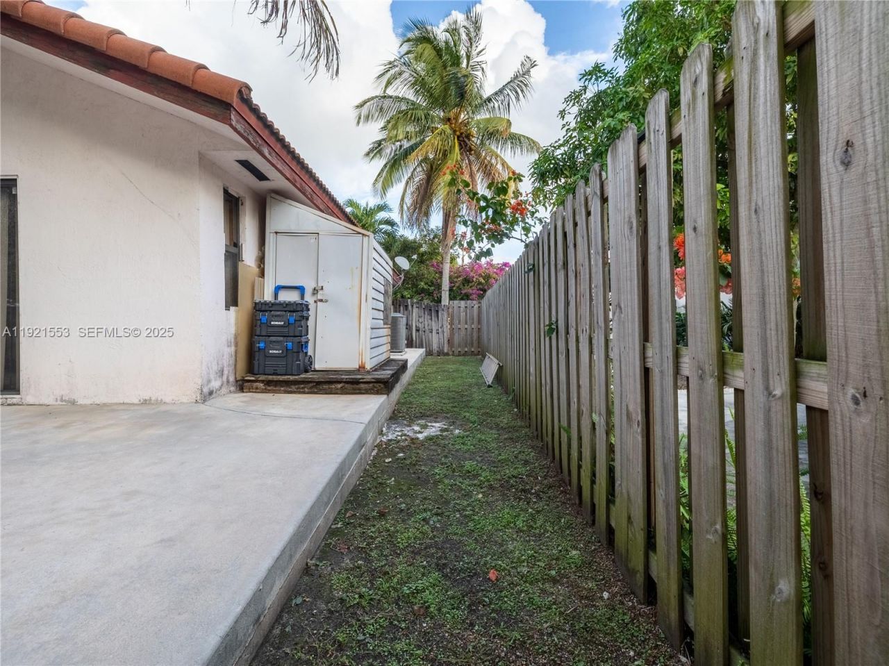 19030 NW 86th Ct, Hialeah, FL 33015 Photo