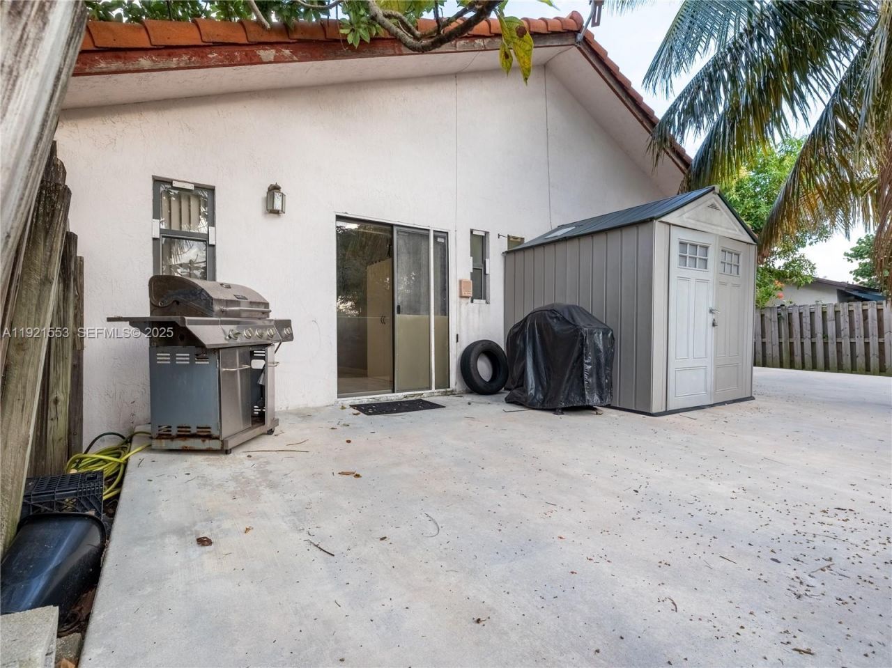 19030 NW 86th Ct, Hialeah, FL 33015 Photo