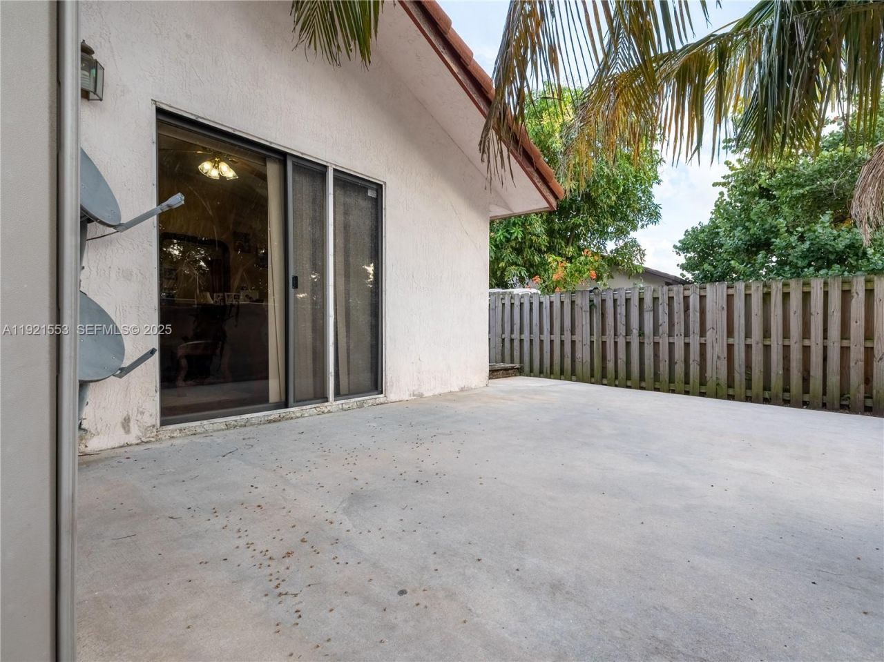 19030 NW 86th Ct, Hialeah, FL 33015 Photo