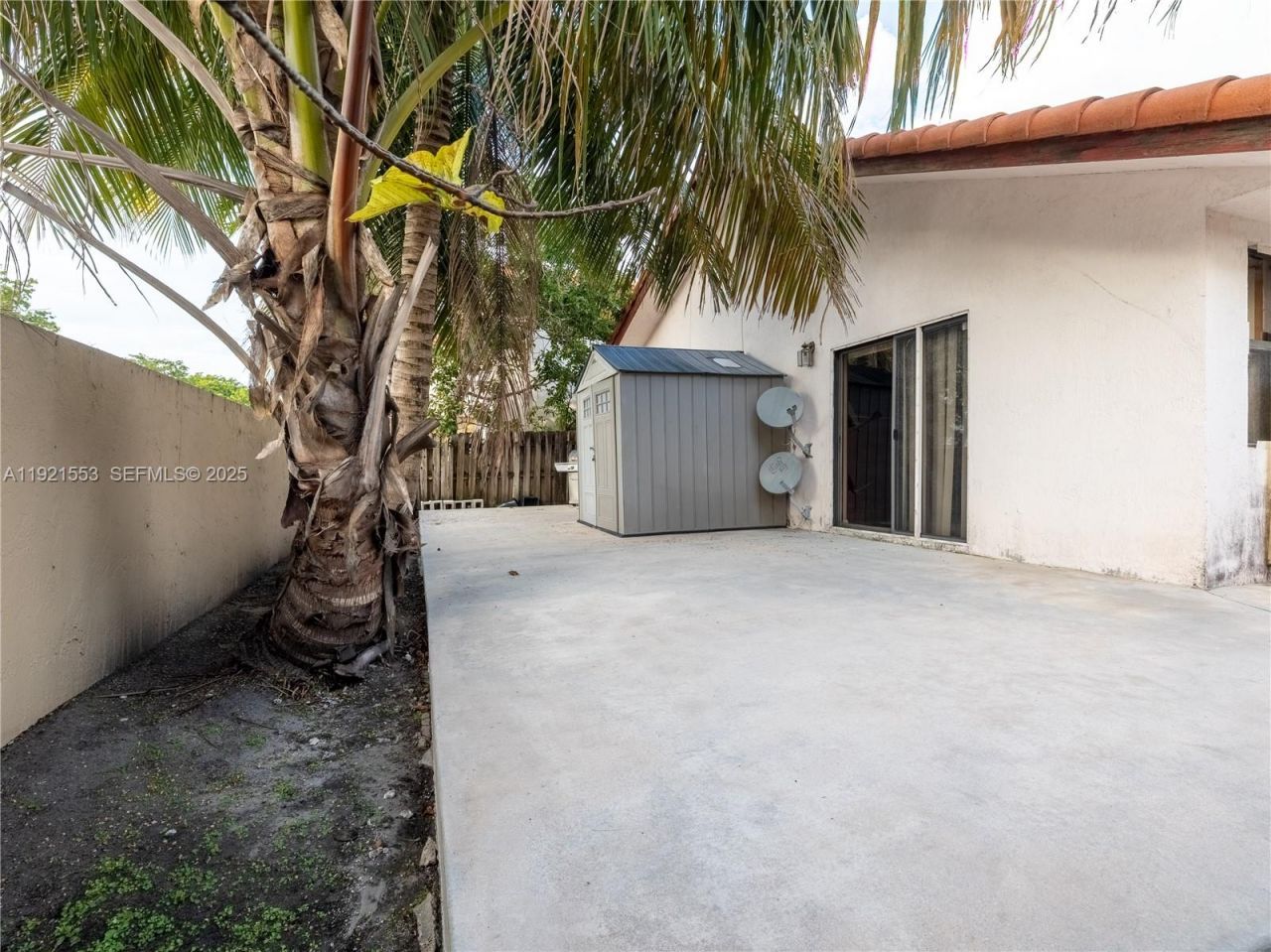 19030 NW 86th Ct, Hialeah, FL 33015 Photo