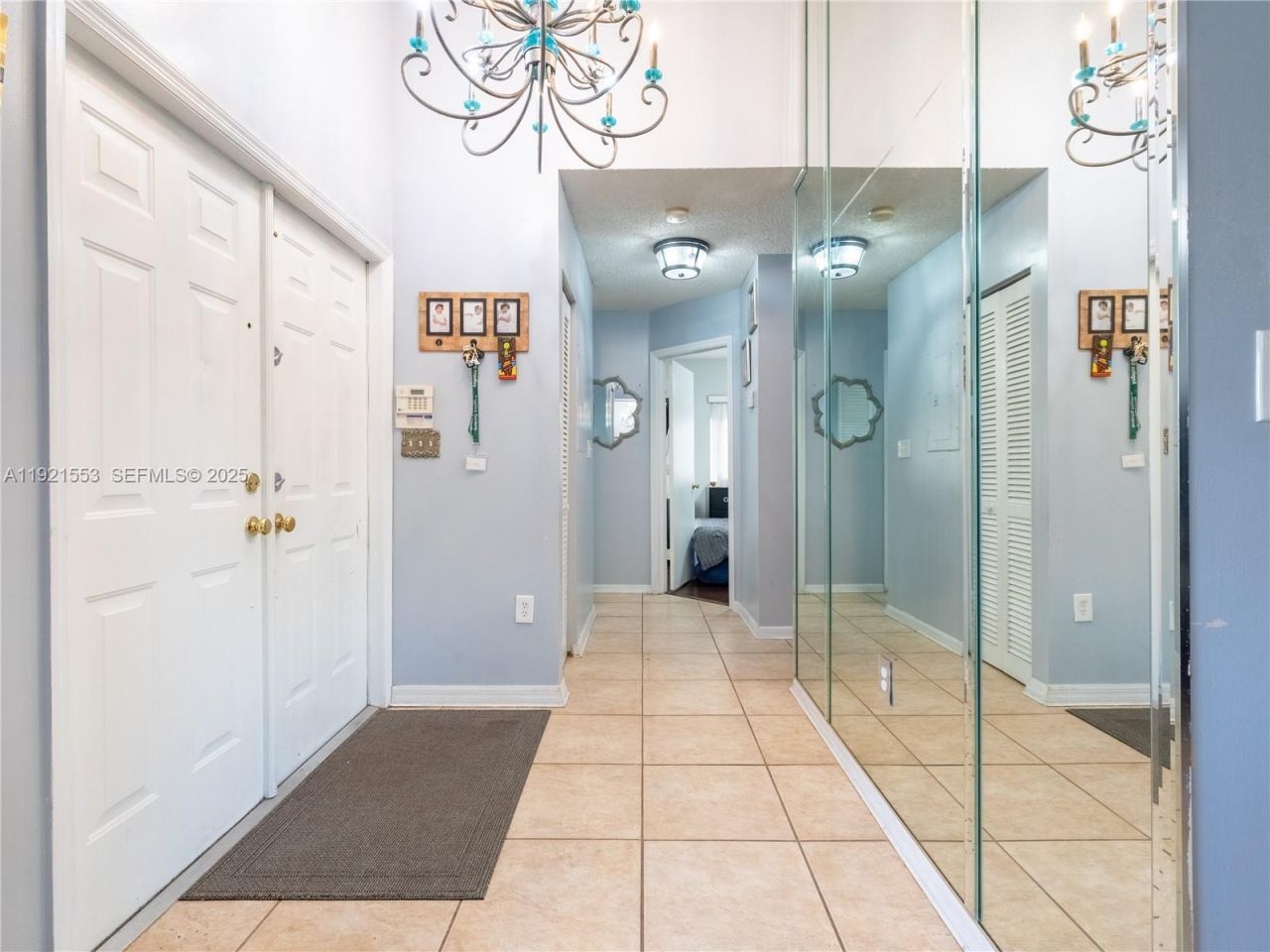 19030 NW 86th Ct, Hialeah, FL 33015 Photo