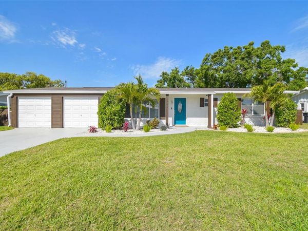 3922 FONTAINEBLEAU DRIVE, TAMPA, FL 33634