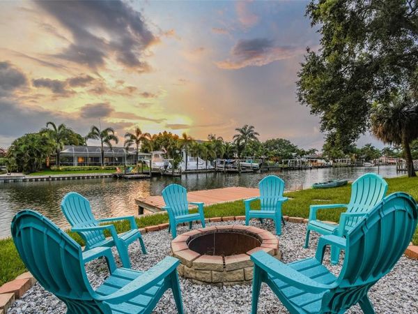 3922 FONTAINEBLEAU DRIVE, TAMPA, FL 33634