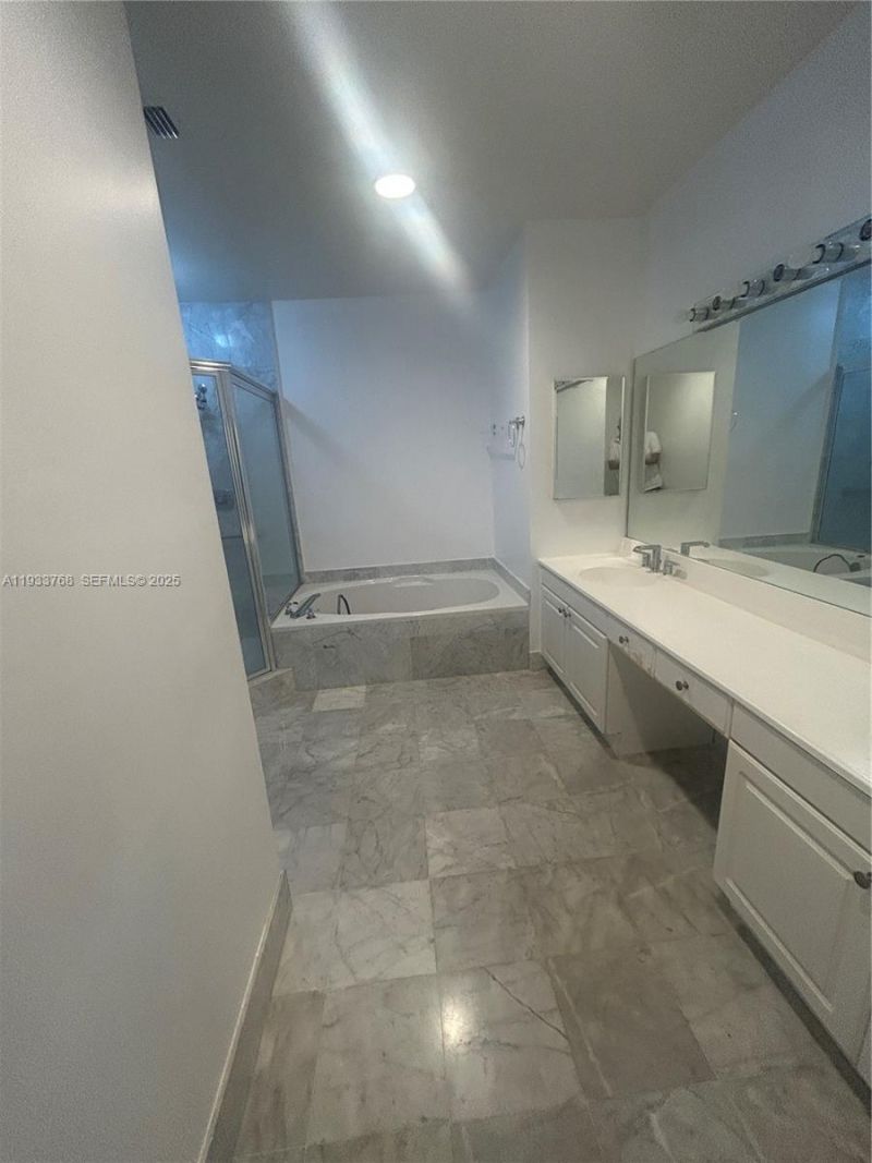 3640 Yacht Club Dr, Unit 104, Aventura, FL 33180 Photo