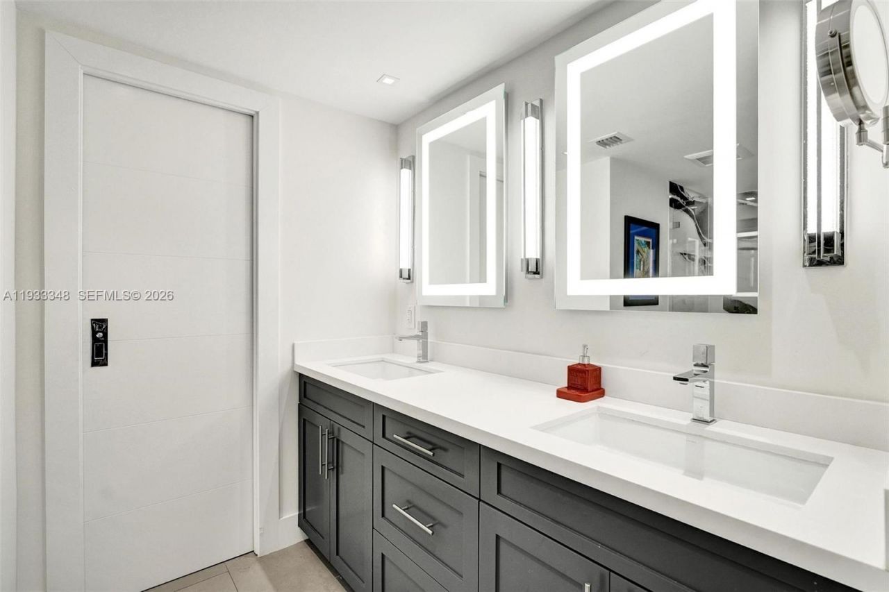 1800 NE 114th St, Unit 1007, Miami, FL 33181 Photo