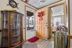 1118 Woodville Circle photo 4