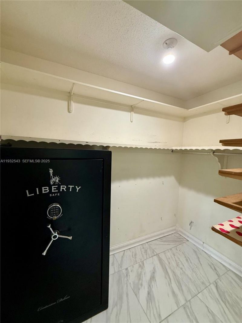 5030 NW 42nd St, Lauderdale Lakes, FL 33319 Photo